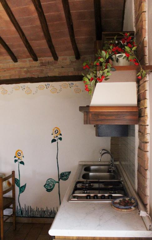 Agriturismo La Grotta Di Montecchino Siena Eksteriør bilde