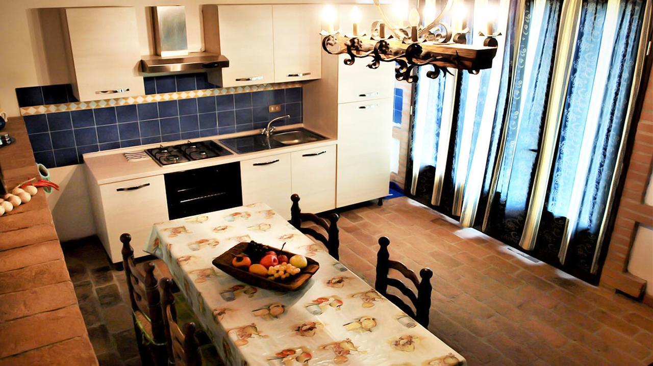 Agriturismo La Grotta Di Montecchino Siena Eksteriør bilde