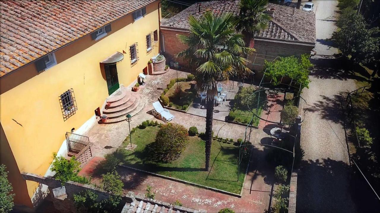 Agriturismo La Grotta Di Montecchino Siena Eksteriør bilde