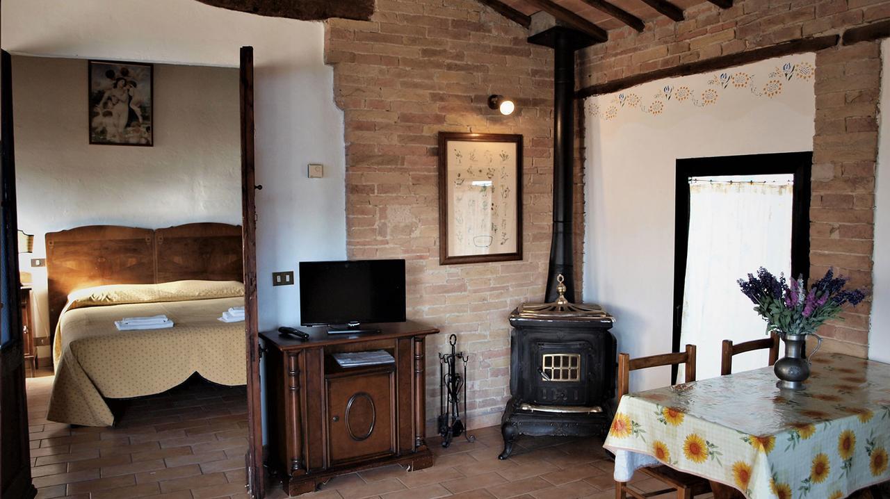 Agriturismo La Grotta Di Montecchino Siena Eksteriør bilde