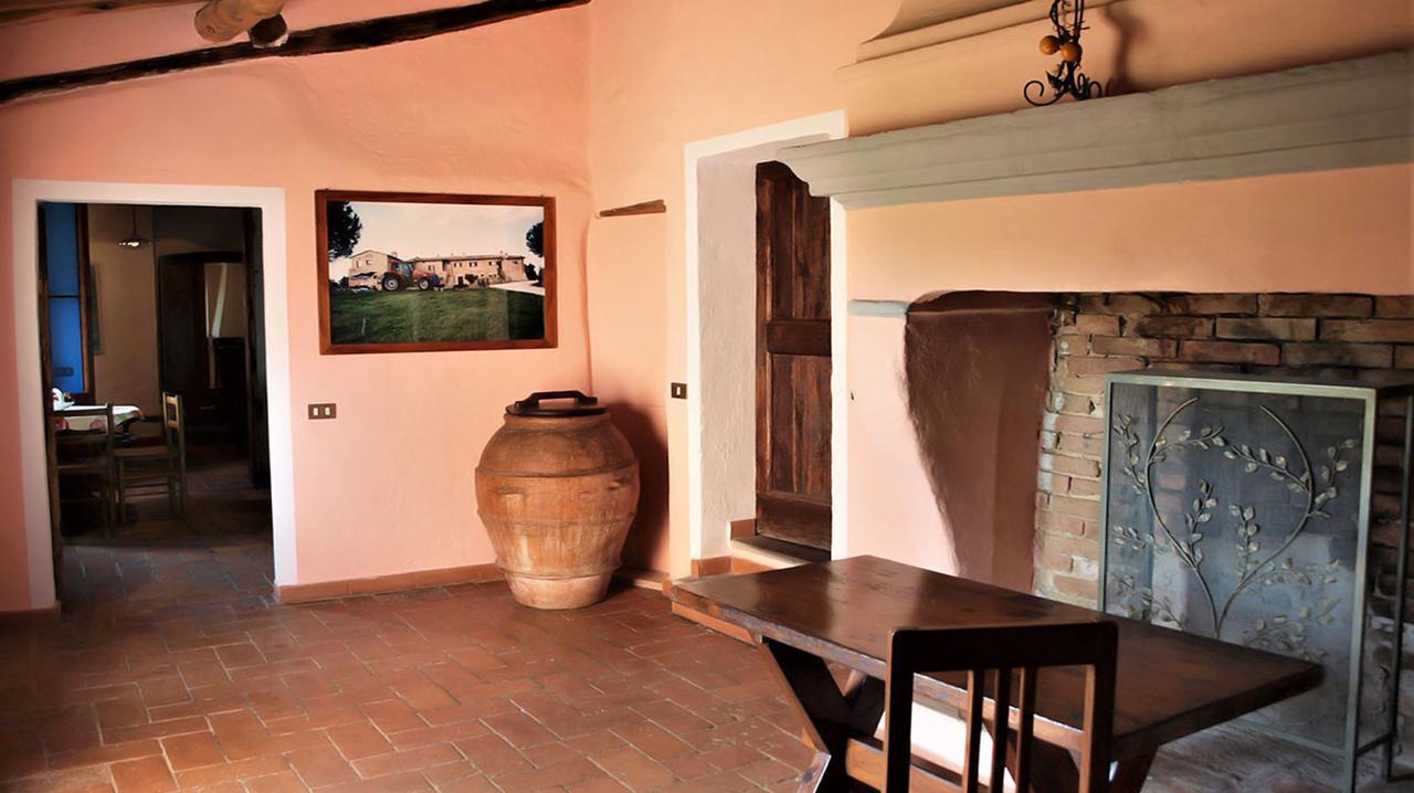 Agriturismo La Grotta Di Montecchino Siena Eksteriør bilde