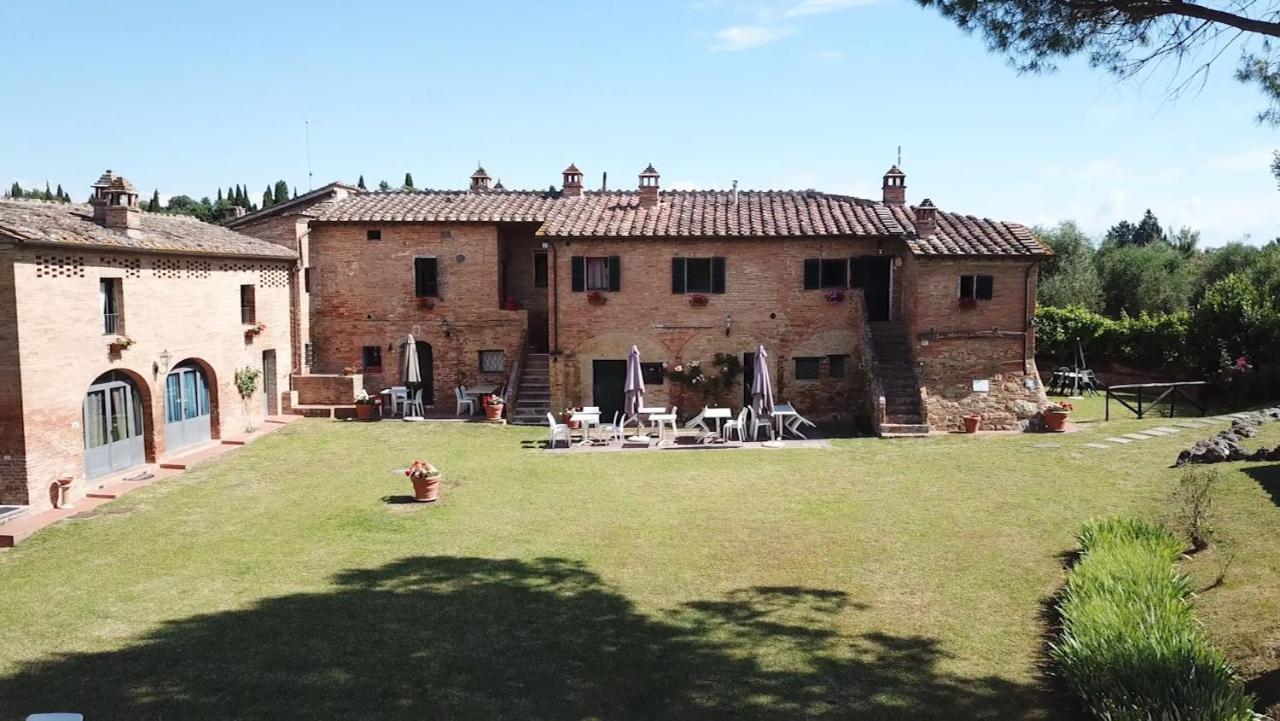Agriturismo La Grotta Di Montecchino Siena Eksteriør bilde