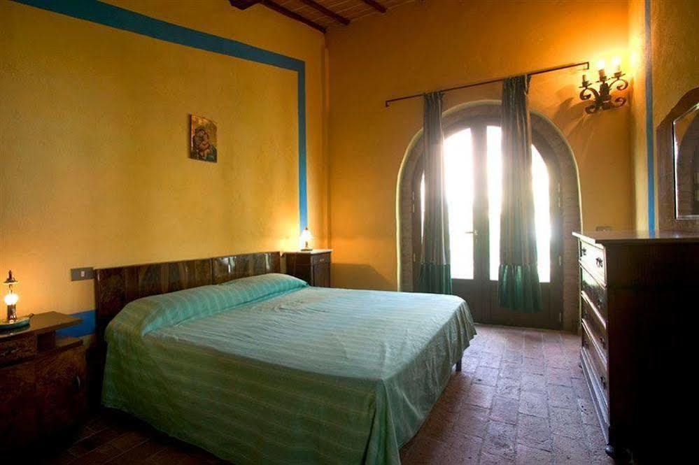 Agriturismo La Grotta Di Montecchino Siena Eksteriør bilde